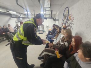 «Засвітись у темряві»